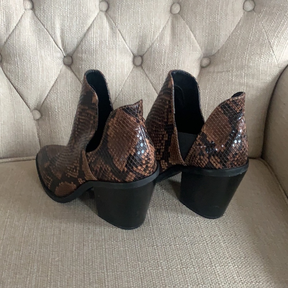 Steve Madden Leve Block Heel Boot Snakeskin - image 4